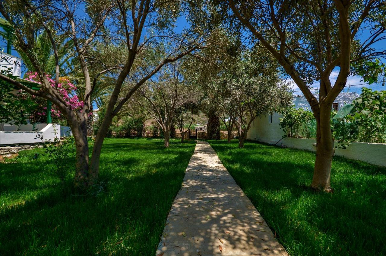 Vrettos Beachfront Daire Pláka