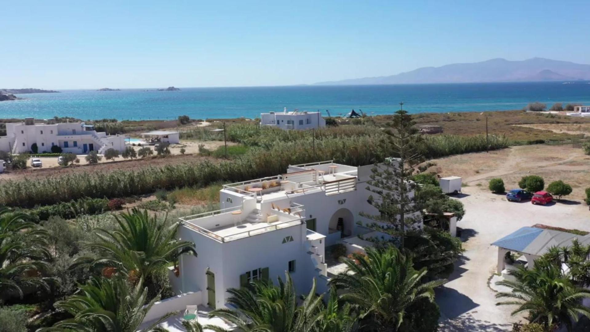Vrettos Beachfront Daire *